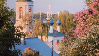 Summer in Ples. Would you like to visit this cozy town?