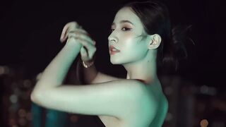 Short videos of beautiful women