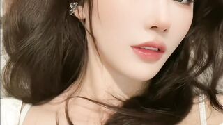 Short videos of beautiful women