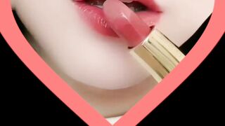 Lipstick applying