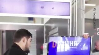 Unbreakable Screen Shattered! You Won’t Believe What Happened Next!