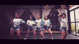 Indian Girl Raveena Choudhary Dance