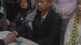 Mengharukan Pasangan Tunawicara di Banyuwangi Nikah Pakai Bahasa Isyarat