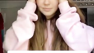 boys, keep scrollin'. This one's for the emo girls only ????‍♀️????‍♀️????‍♀️????‍♀️ via graciewold tiktok