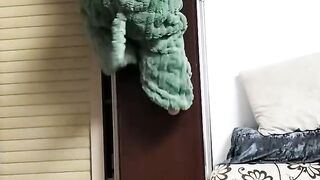 Hahaha ???? He climbed the wall and his mother was amazed ???? ????????❤️.