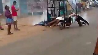 Disturbing Video: 4 People got electrocuted prepa