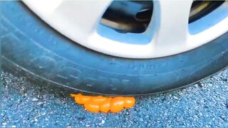 Esmagando coisas crocantes e macias de carro! -EXPERIMENTO: MELANCIA VS CARRO