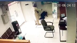 Din dahary Dakota ki wardat CCTV video.
