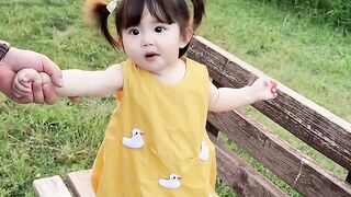 A small girl ???? how beautiful she is ????❤️❤️.