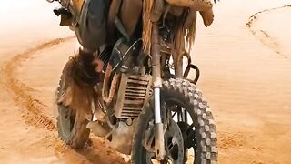 A scene from the movie Rawaa 2