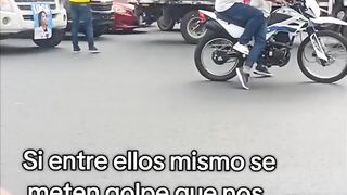 UYY QUIETO ATRAVESAO...XD