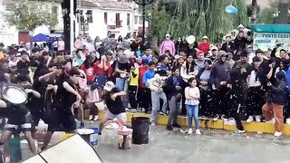 #carnaval#esto si es guerra de BOMBA