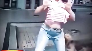 Para que no baile sola...XD