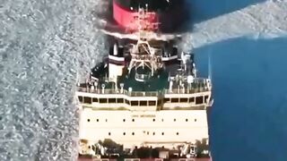 Hypnotizing footage of the Murmansk icebreaker