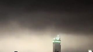 صلو على النبي خير خلق الله