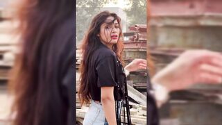 Indian Girl Mahira Chaurasia Dance