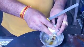 Surti Hyderabadi Omlette Making ???????????? #viralreelsシ #trendingreels #trend #eggbuddies #foodie #viralpost #viralreelschallenge