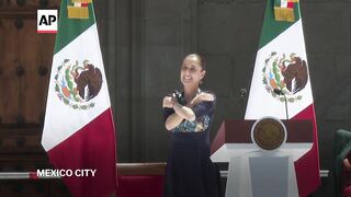 Tens of thousands celebrate with Mexico’s president after US delays tariffs.