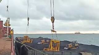 Coal loading in the barge