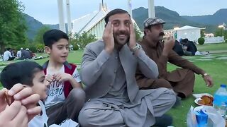 12 Rosa Faisal masjid iftari with family