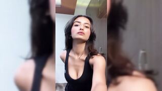 Indian Girl Pragya Singh Dance
