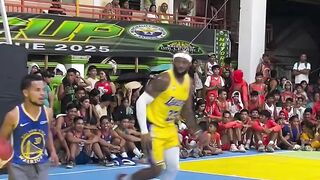 Lebron James and Sthepen Curry ak on the game
