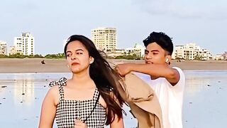 Are Tum Thand Main Kya Kar Rahi Ho