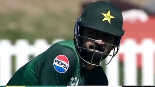 KhushDil shah (KDS) back to back sixes against New Zealand