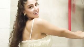 She is dancing very beautifully ❤️
