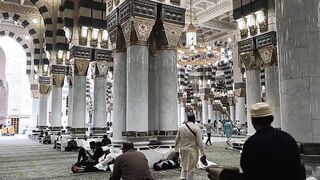 Masjid e Nabwi Inside