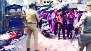 होली साल में एक ही बार आती है