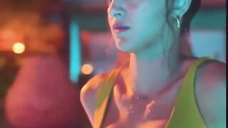 Ananya Pandey pani pani