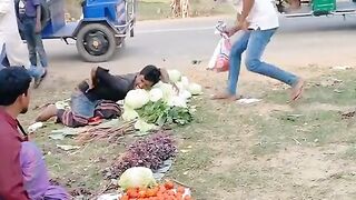 JANGAN DILIAT NANTI SAKIT PERUT