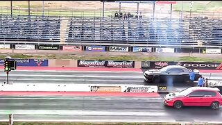 Drag race honda civic eg vs dodge challenger hellcat #civicvshellcat