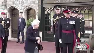 Queen Elizabeth greets representatives from Royal Regiment of Canadian Artillery