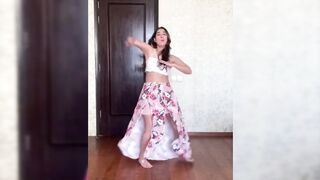 Indian Girl Jasmine Kalra Dance