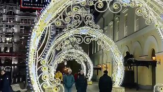 New Year's arch at TSUM