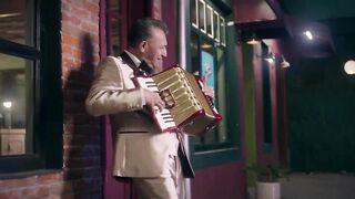Los Ángeles Azules_ Kenia Os - Una Nada Más (Official Music Video)(720P_HD).mp4