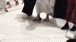 اللي نايم تصفق اكثر من الفار نفسه