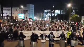 إلى محيط القنصلية الأمريكية بالدار البيضاء استنكارا لضلوع الإدارة