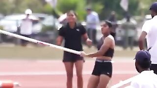 GIRL 20 m Pole vault Jump