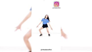 Indian Girl Ritikaa Singh Dance