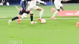 MBAPPÉ ViNiCiUS Y ARDA GULER SON LA TORMENTA PERFECTA EN ESTADIO