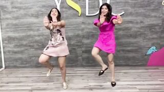 Inndian Girl Jasmine Kalra Dance
