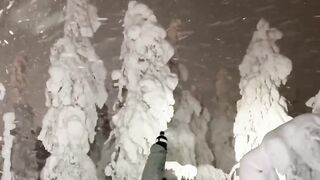 Extreme snowboarding