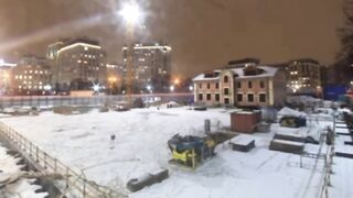 This is what the first movement of the house with the help of rails in Saint-Petersburg looked like.