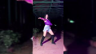 Indian Girl Mahira Chaurasia Dance