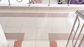 Langkah kaki menuruni tangga