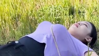Gunung Kembar di tepi sawah