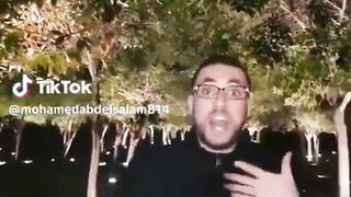 دكتور قلب  يعطي حلولا سريعة  لمن يشعر بدقات قلب سريعة أشبه بالكهرباء لتخفيفها.